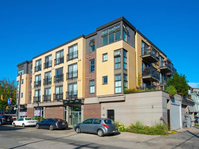 203-2528 Collingwood Street - 2