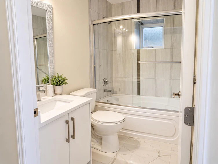 8221 Fremlin Street, Vancouver, BC, V6P 3W9 - 9