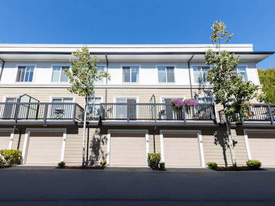 83-15833 26 Avenue - 2