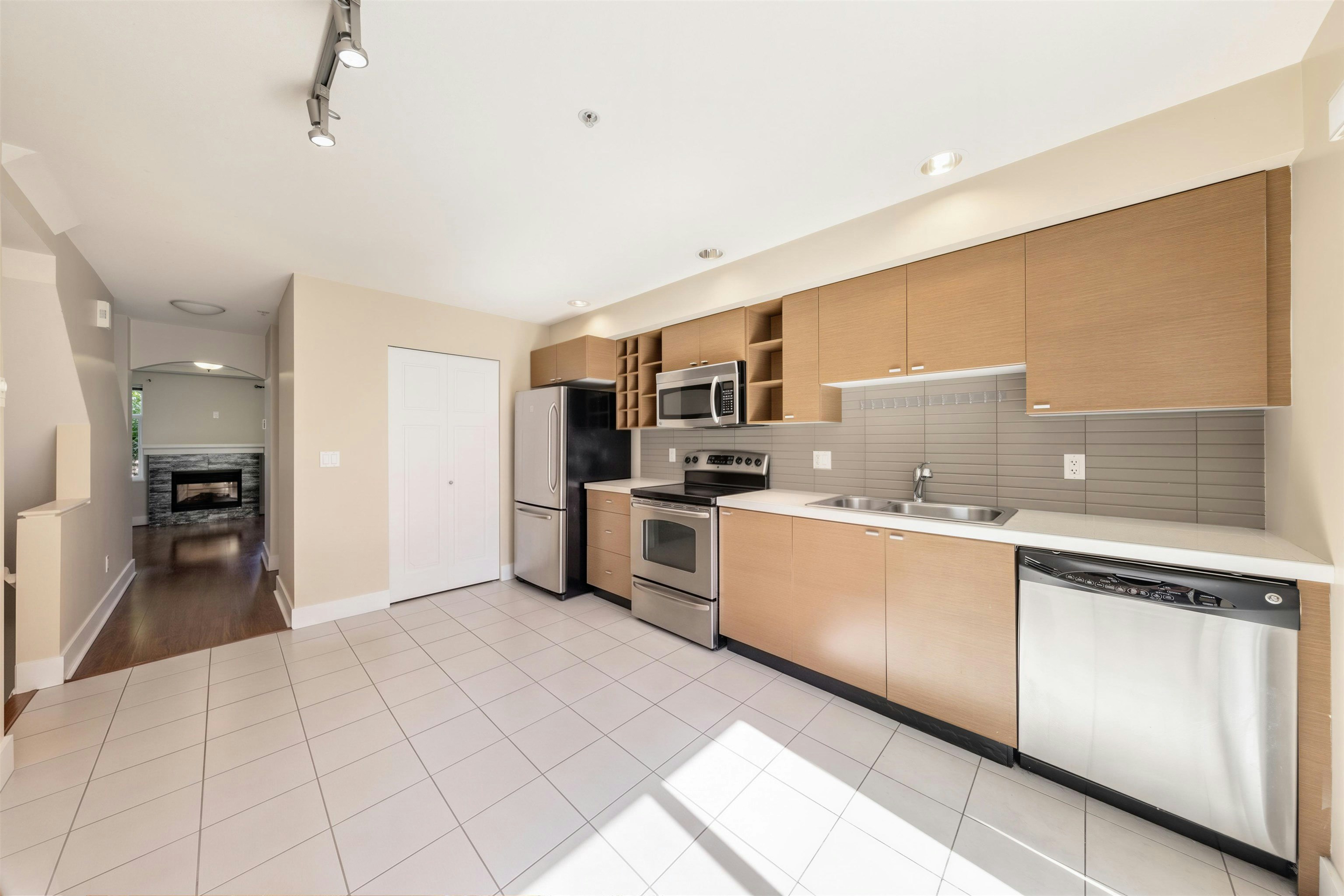 83-15833 26 Avenue, Surrey, BC, V3S 2X5 - 11