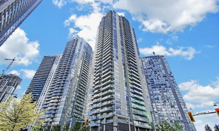 1903-13688 100 Avenue