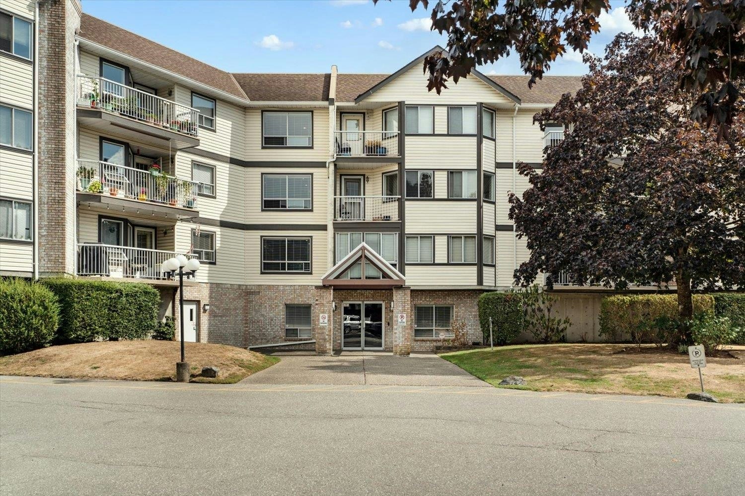 201-5710 201 Street, Langley, BC, V3A 8A8
