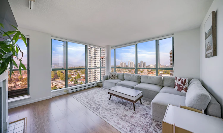 1801-6611 Southoaks Crescent