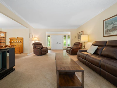 6631 Chelmsford Street - 4
