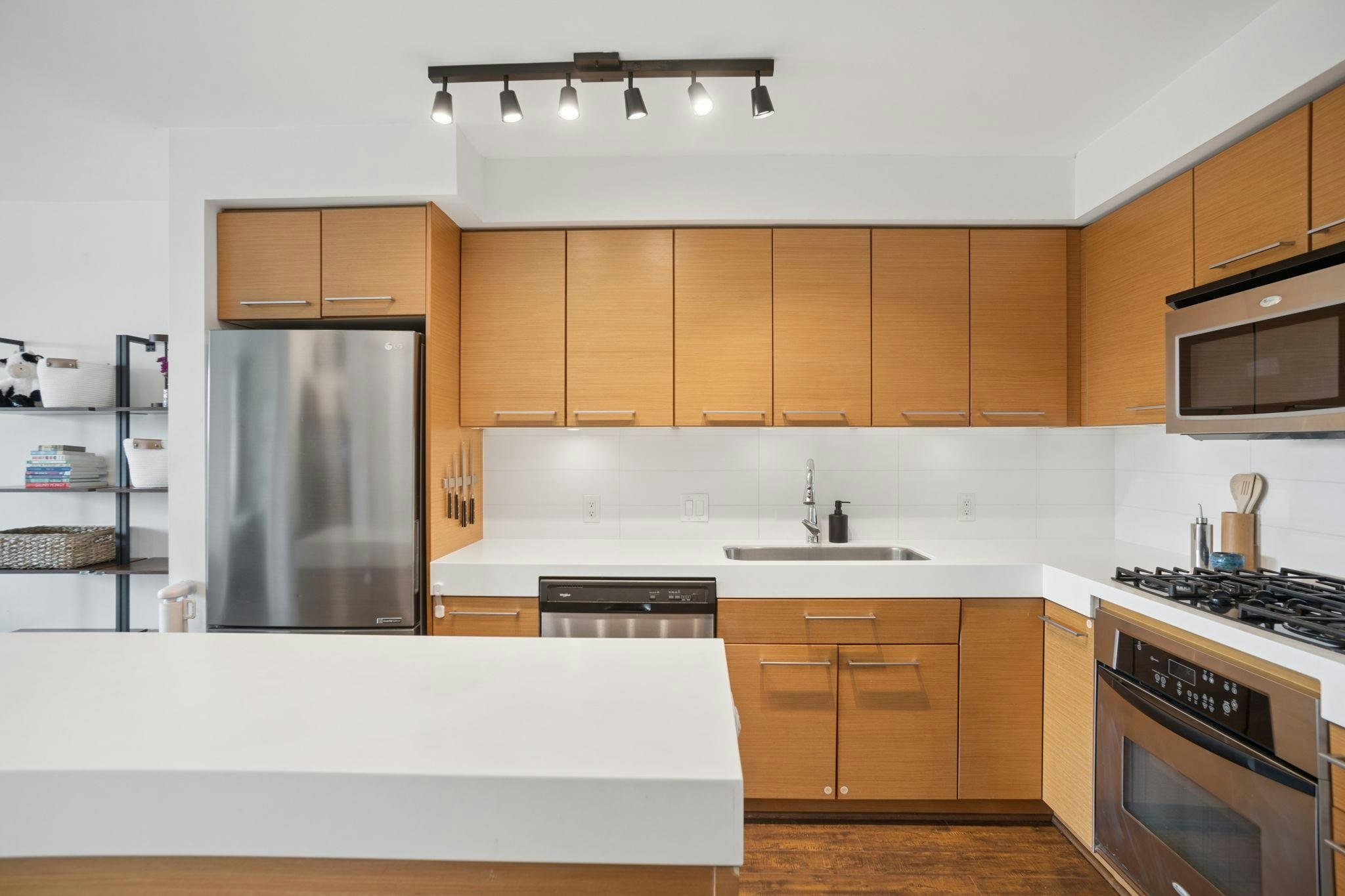 509-2770 Sophia Street - 3