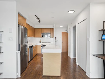 509-2770 Sophia Street - 4