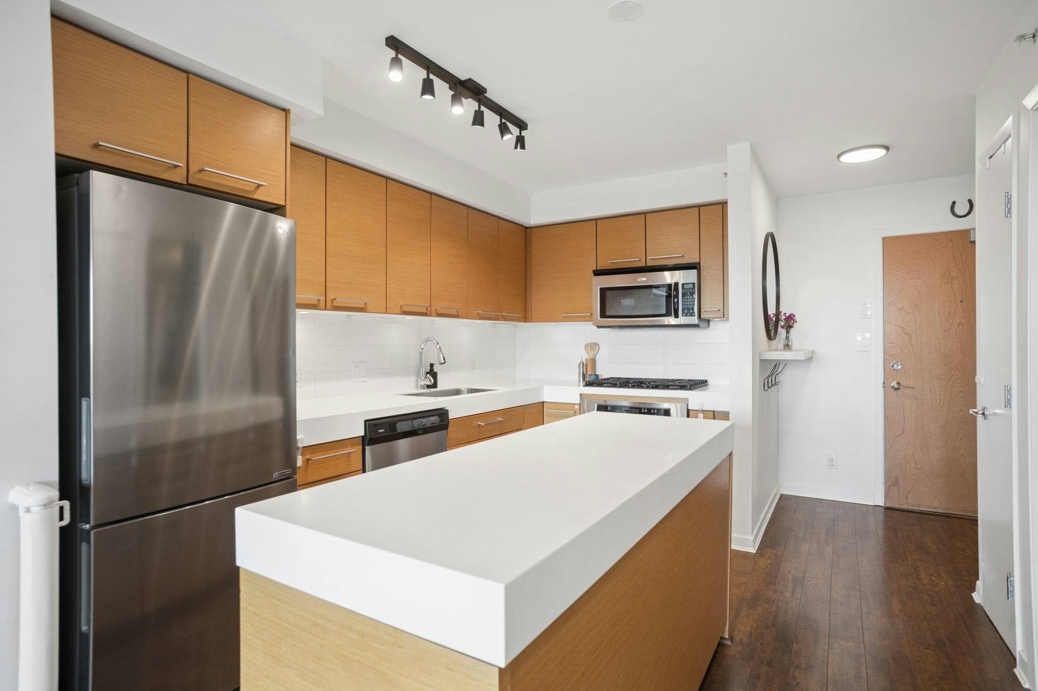 509-2770 Sophia Street - 2