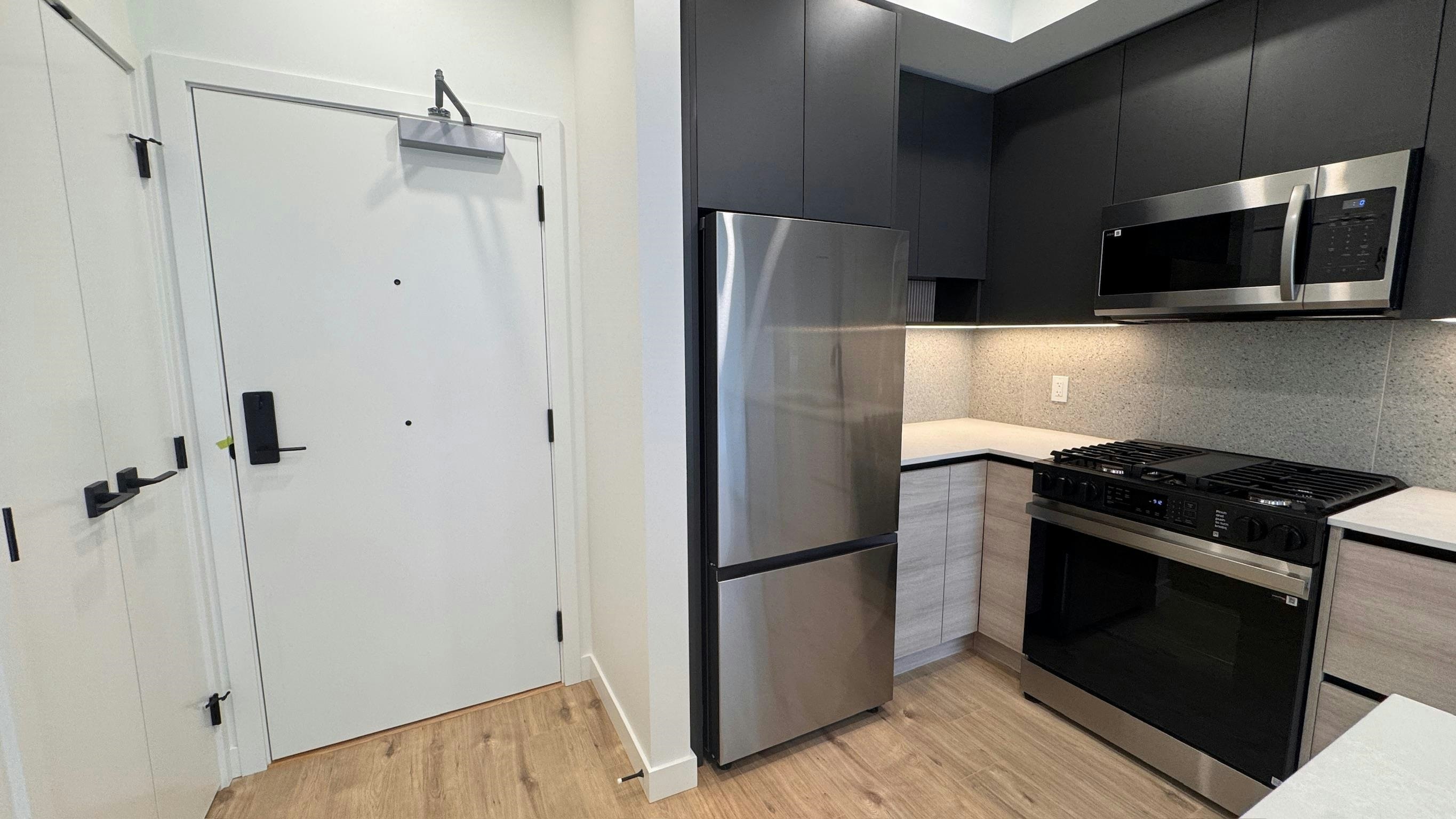 3xx-9xxx University Crescent, Burnaby, BC, V5A 0H5 - 6