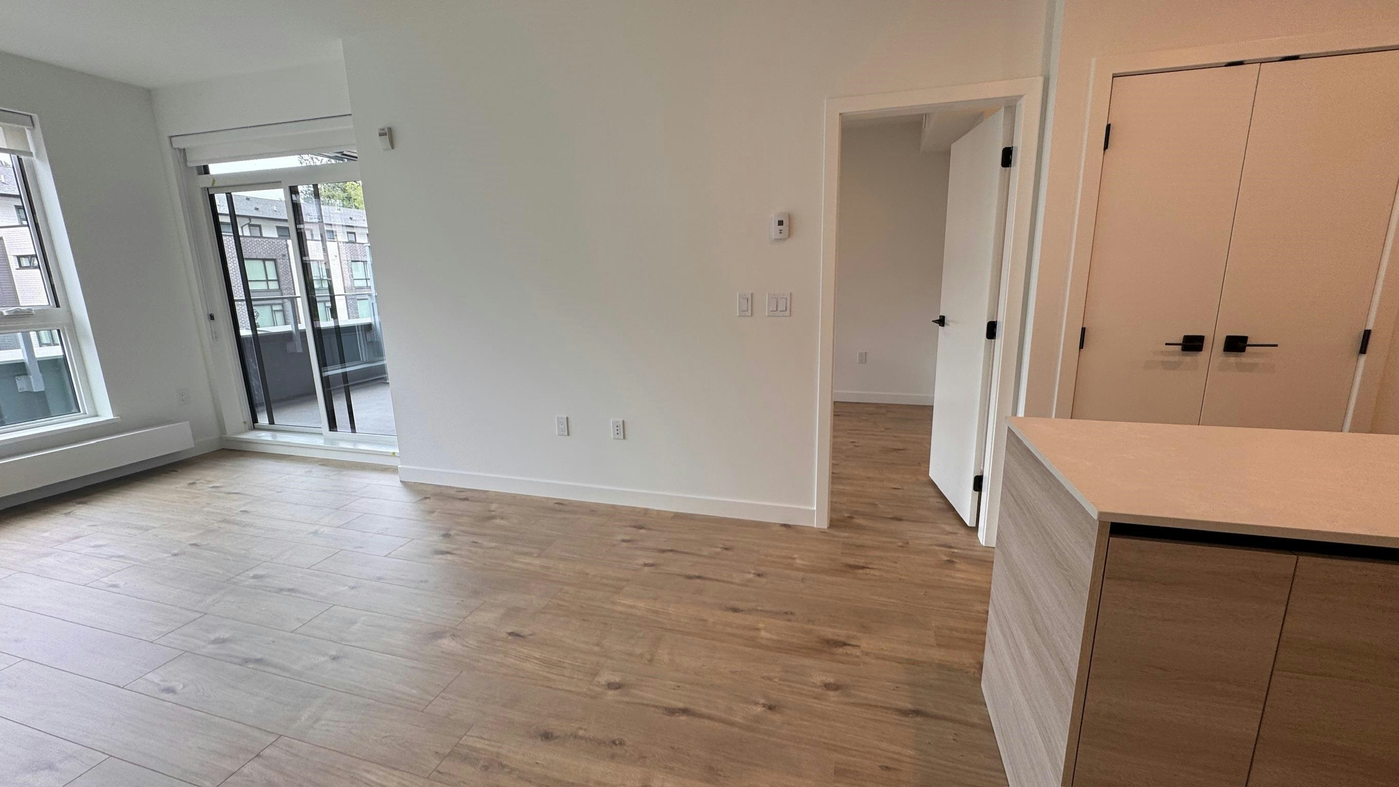 3xx-9xxx University Crescent, Burnaby, BC, V5A 0H5 - 5