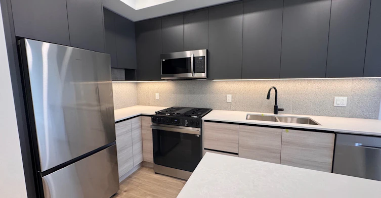 3xx-9xxx University Crescent, Burnaby, BC, V5A 0H5 - 7