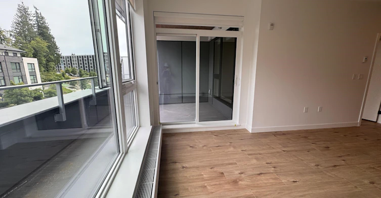 3xx-9xxx University Crescent, Burnaby, BC, V5A 0H5 - 9