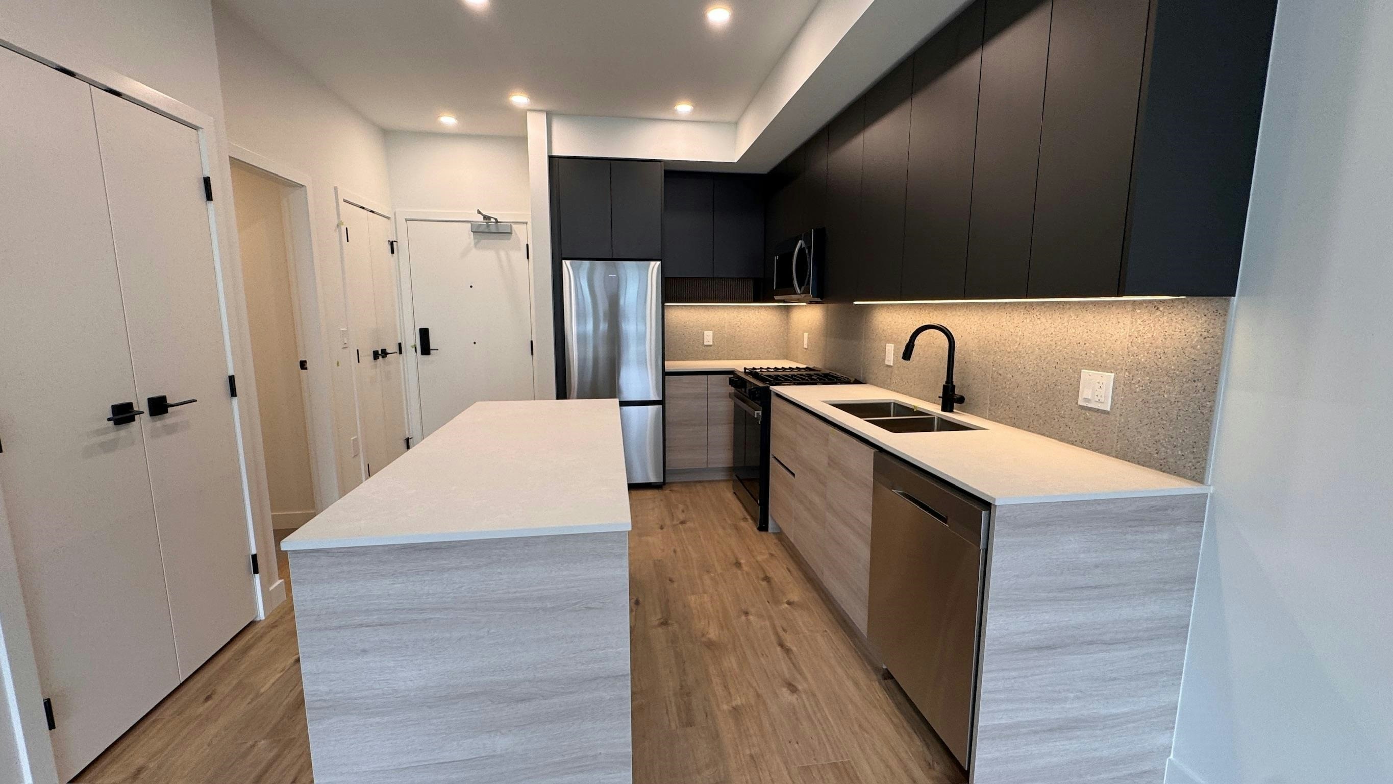 3xx-9xxx University Crescent, Burnaby, BC, V5A 0H5 - 2