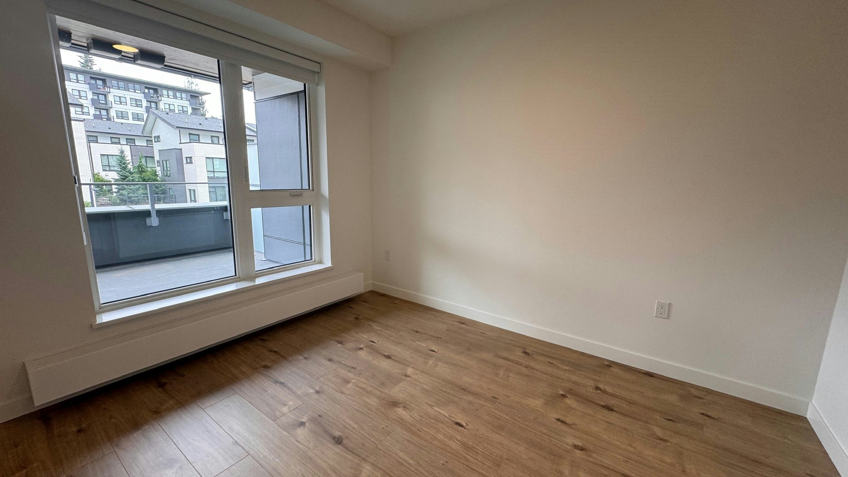3xx-9xxx University Crescent, Burnaby, BC, V5A 0H5 - 4