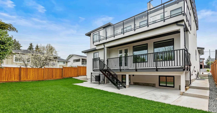 Ground level-16xx Ellesmere Avenue, Burnaby, BC, V5B 3T4