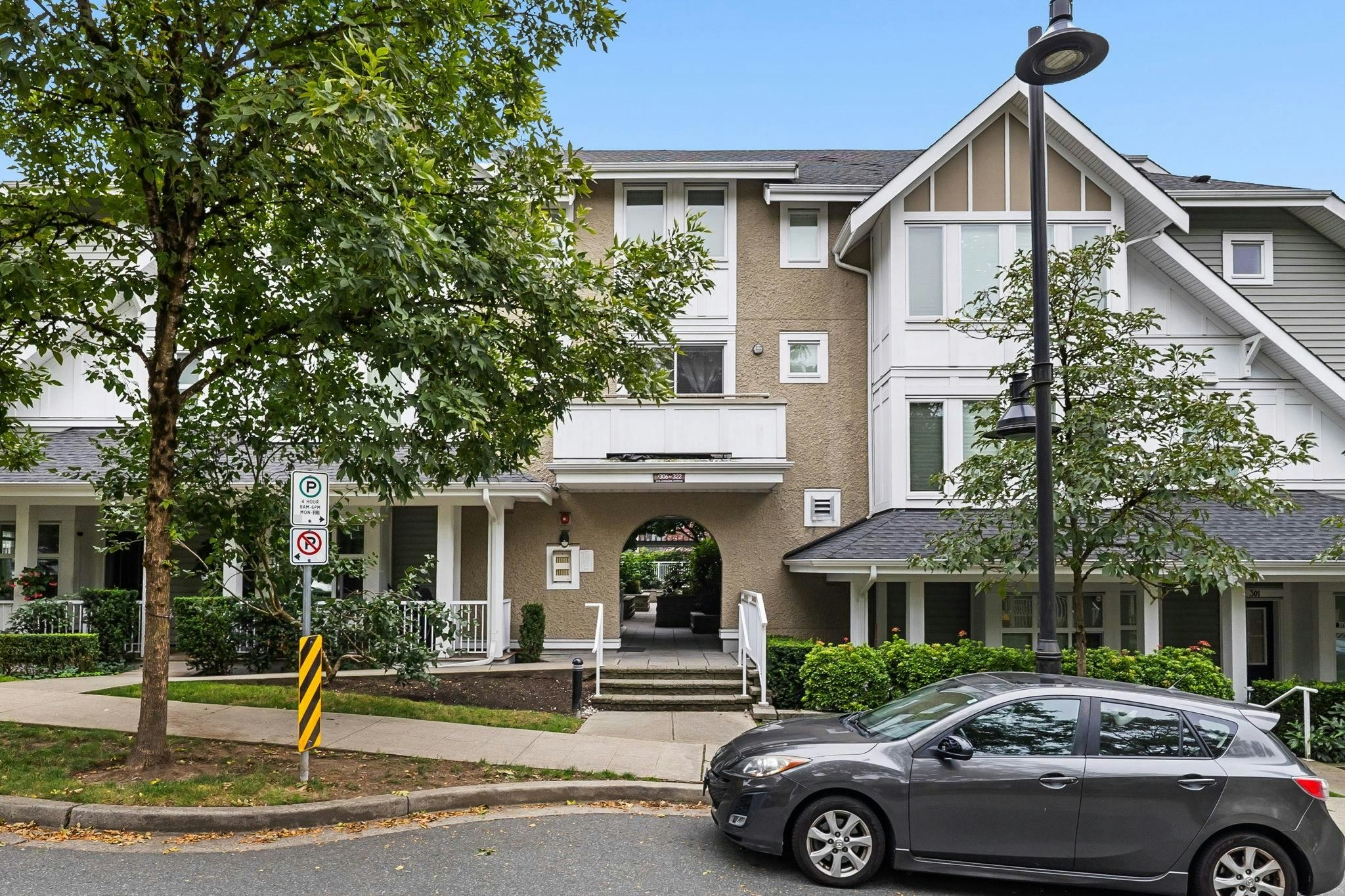 302-618 Langside Avenue, Coquitlam, BC, V3J 0B8