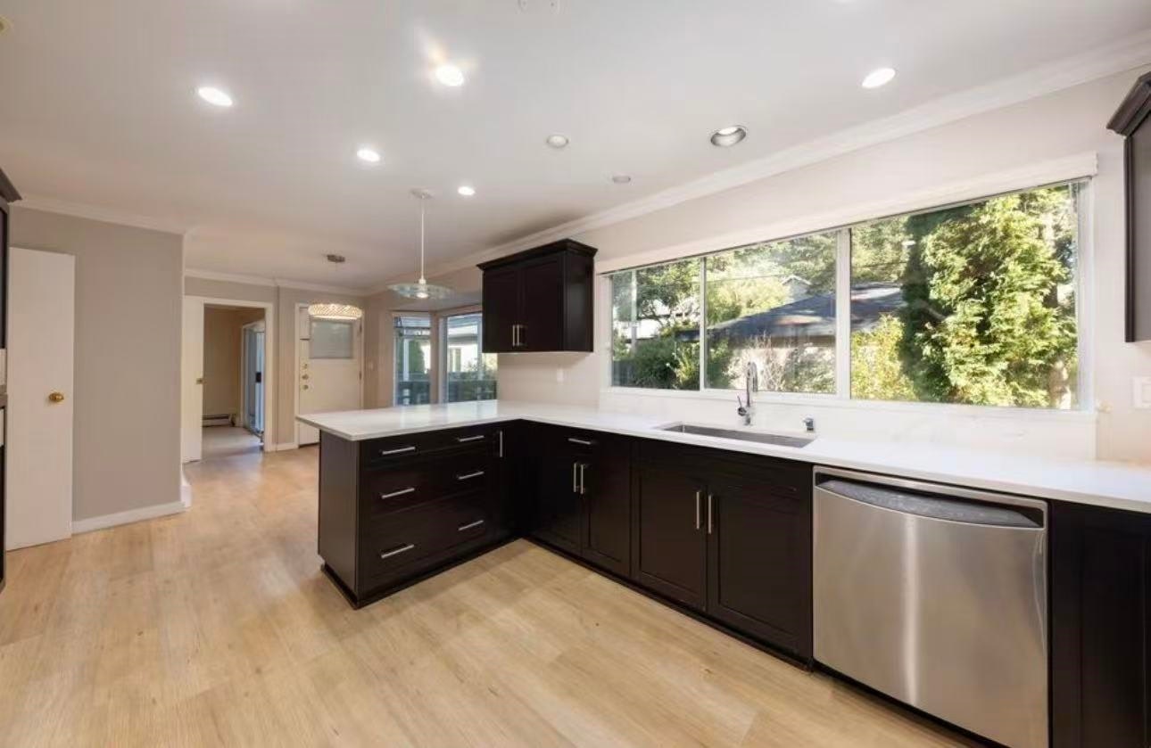 4000 W 33rd Avenue, Vancouver, BC, V6N 2H7 - 3