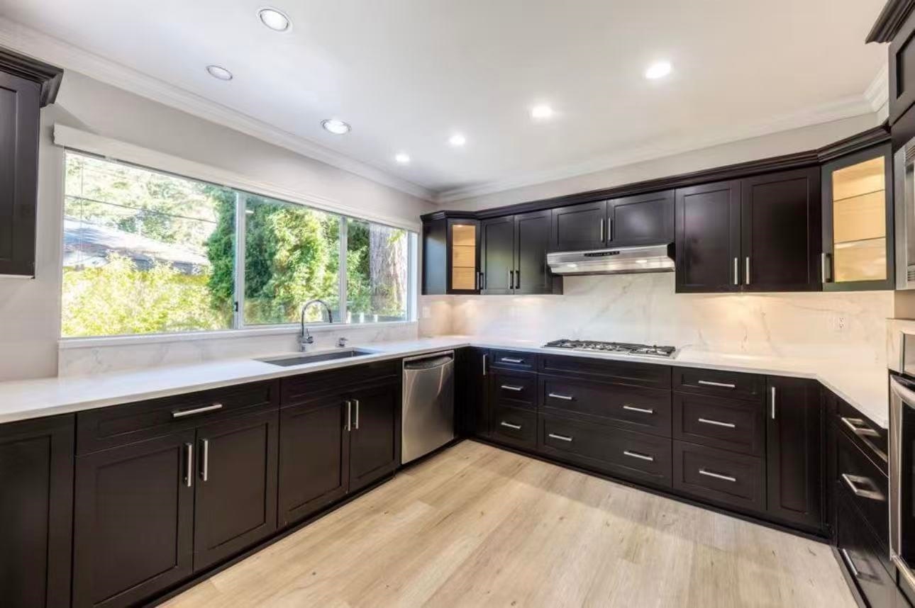 4000 W 33rd Avenue, Vancouver, BC, V6N 2H7 - 2