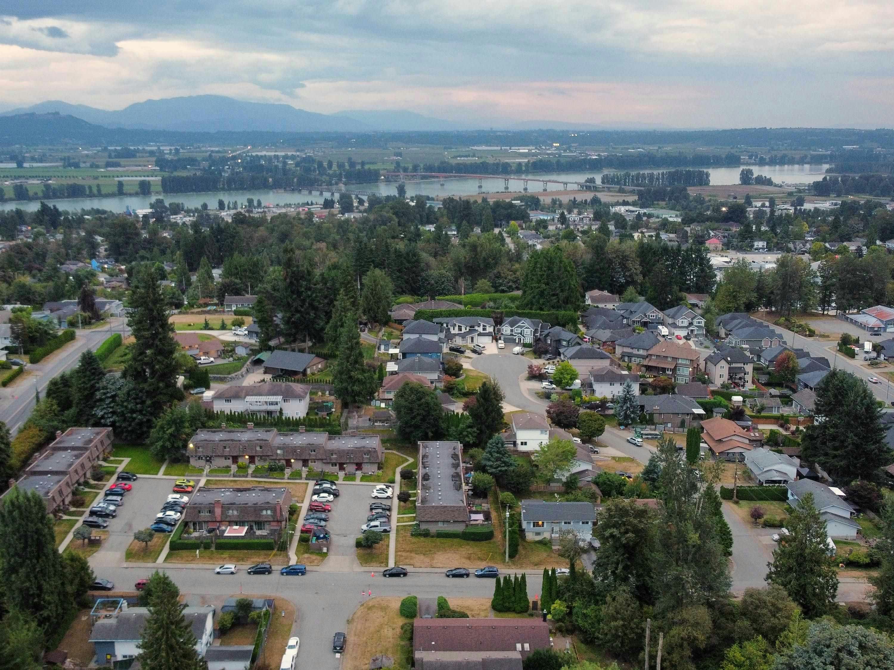 7912 Burdock Street, Mission, BC, V2V 4Y1 - 38