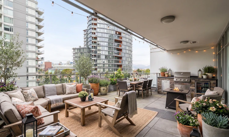 503-110 Switchmen Street