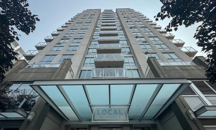 321-135 E 17th Street