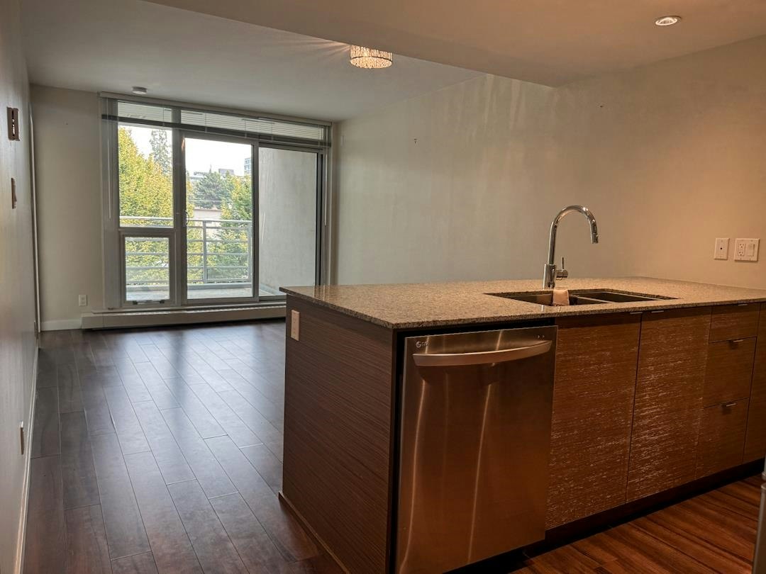 321-135 E 17th Street, North Vancouver, BC, V7L 0C4 - 7