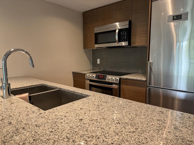 321-135 E 17th Street, North Vancouver, BC, V7L 0C4 - 5