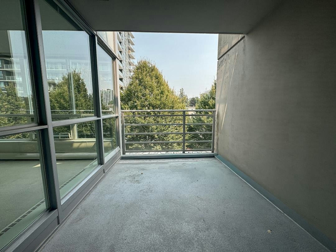 321-135 E 17th Street, North Vancouver, BC, V7L 0C4 - 11