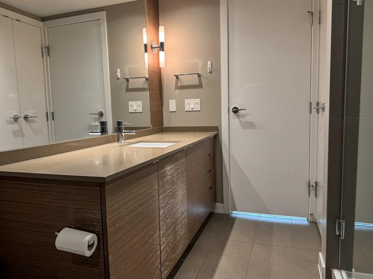 321-135 E 17th Street, North Vancouver, BC, V7L 0C4 - 9