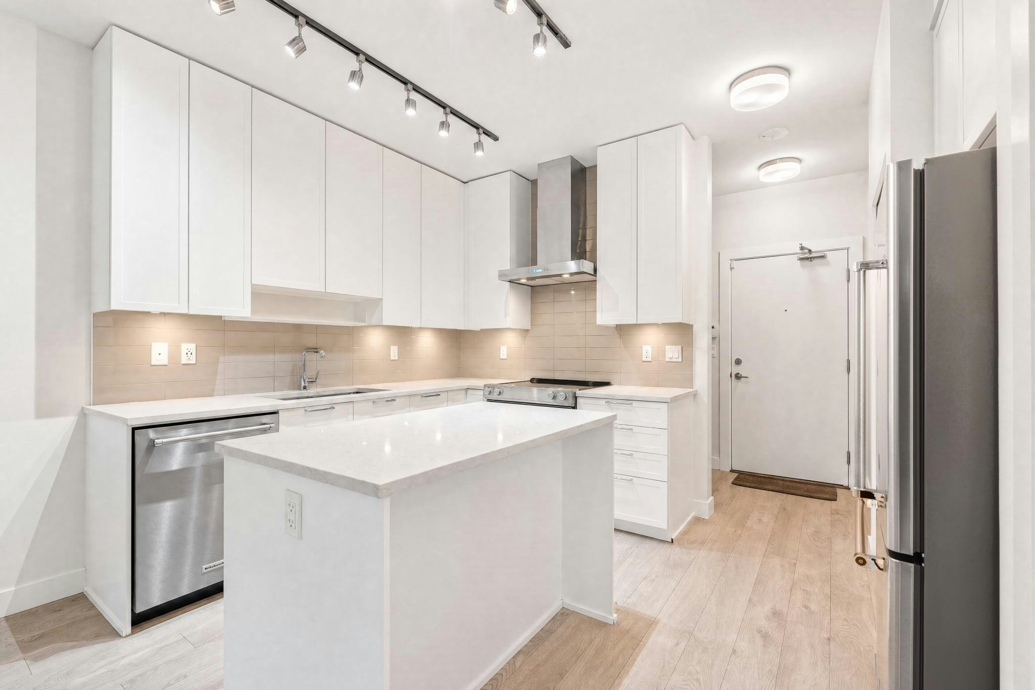 112-1768 Gilmore Avenue - 5