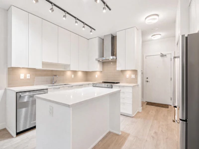 112-1768 Gilmore Avenue - 5