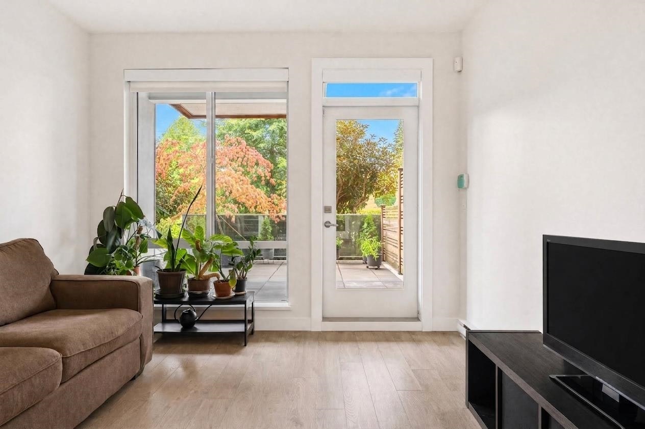 112-1768 Gilmore Avenue - 4