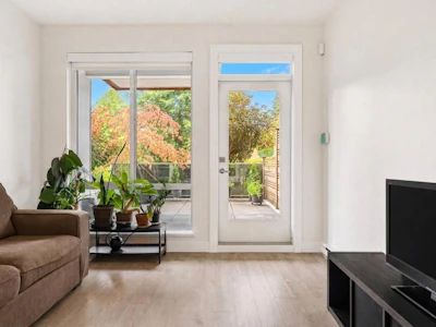 112-1768 Gilmore Avenue - 4