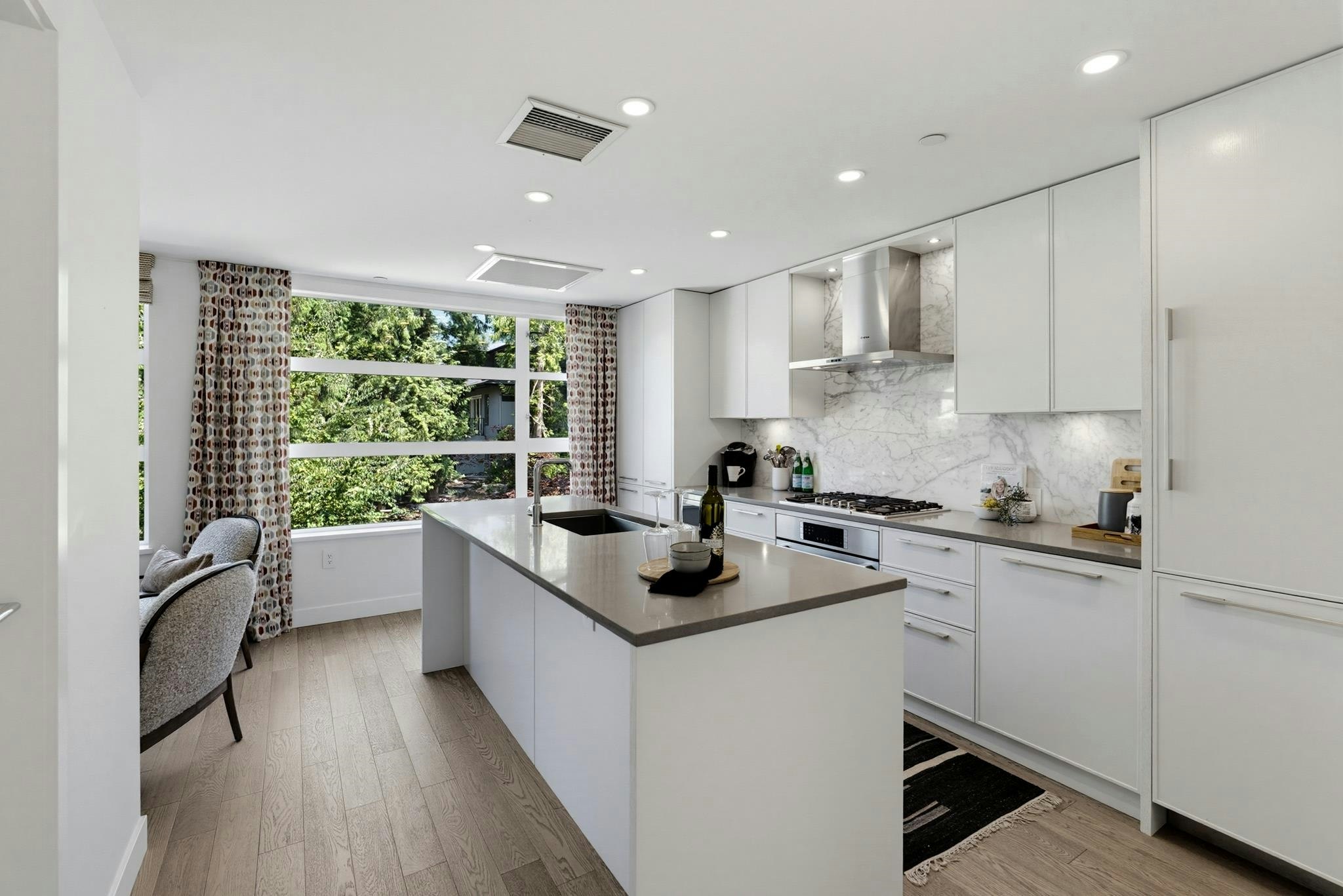 204-1055 Ridgewood Drive, North Vancouver, BC, V7R 0A5 - 13