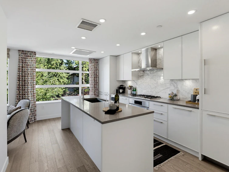 204-1055 Ridgewood Drive, North Vancouver, BC, V7R 0A5 - 13