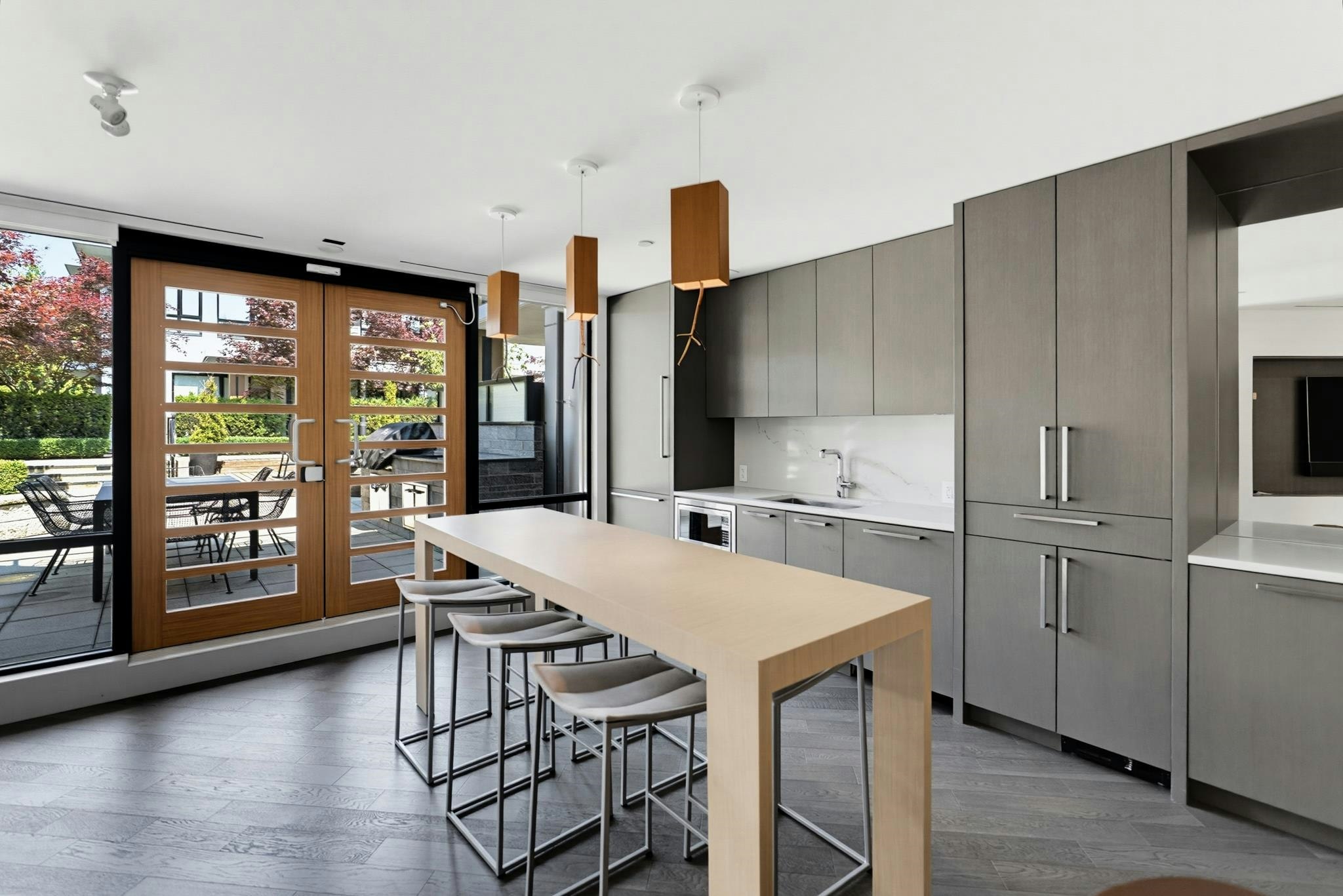 204-1055 Ridgewood Drive, North Vancouver, BC, V7R 0A5 - 35