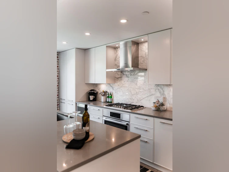 204-1055 Ridgewood Drive, North Vancouver, BC, V7R 0A5 - 15