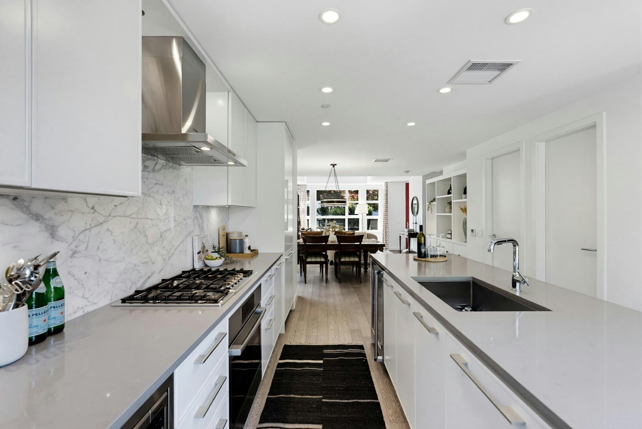 204-1055 Ridgewood Drive, North Vancouver, BC, V7R 0A5 - 14