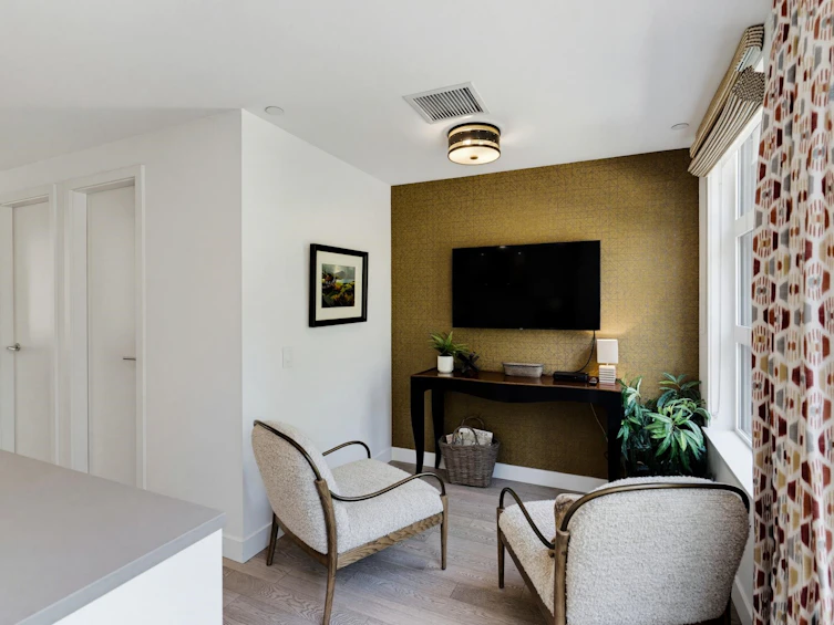 204-1055 Ridgewood Drive, North Vancouver, BC, V7R 0A5 - 18