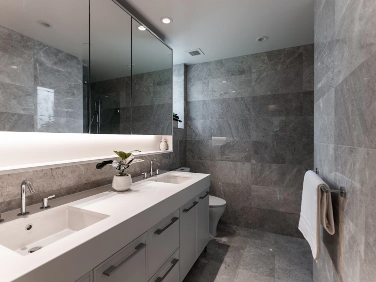 204-1055 Ridgewood Drive, North Vancouver, BC, V7R 0A5 - 24