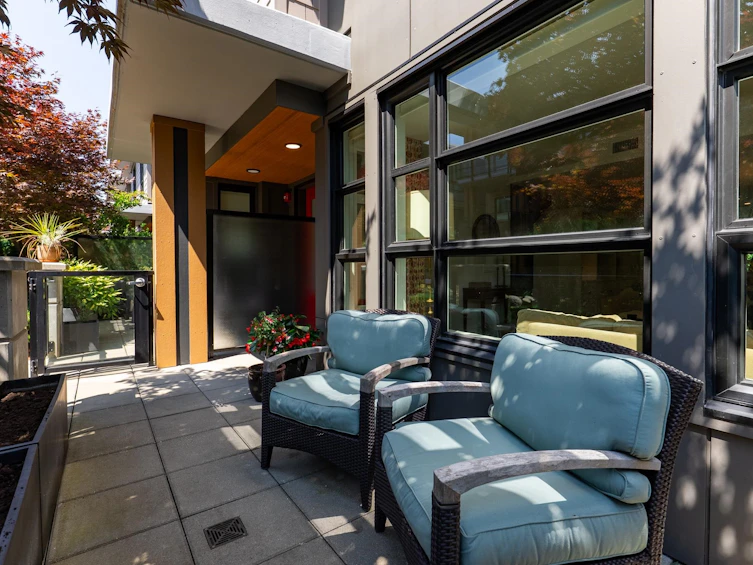 204-1055 Ridgewood Drive, North Vancouver, BC, V7R 0A5 - 3