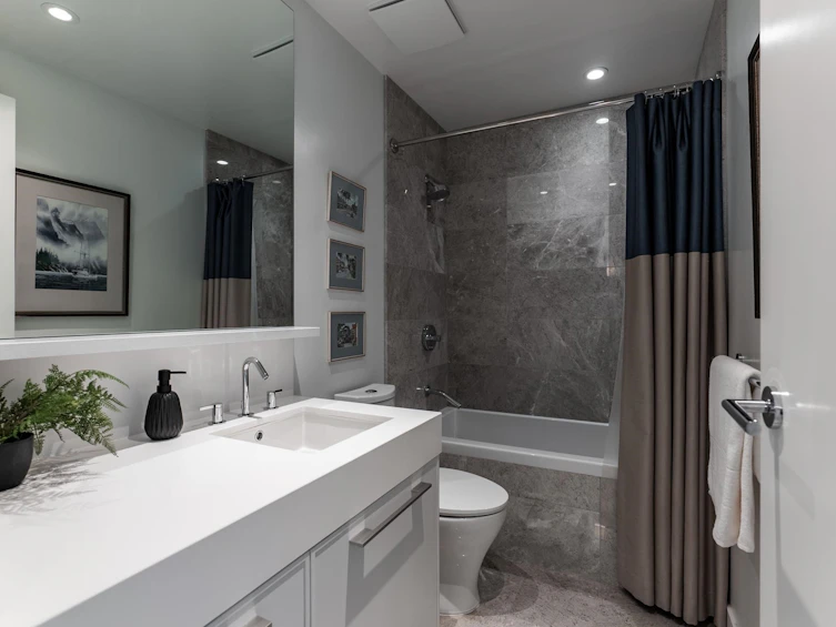 204-1055 Ridgewood Drive, North Vancouver, BC, V7R 0A5 - 29