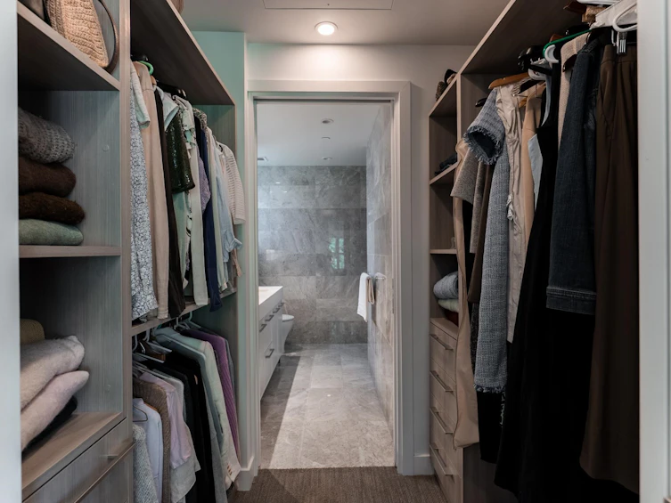 204-1055 Ridgewood Drive, North Vancouver, BC, V7R 0A5 - 23