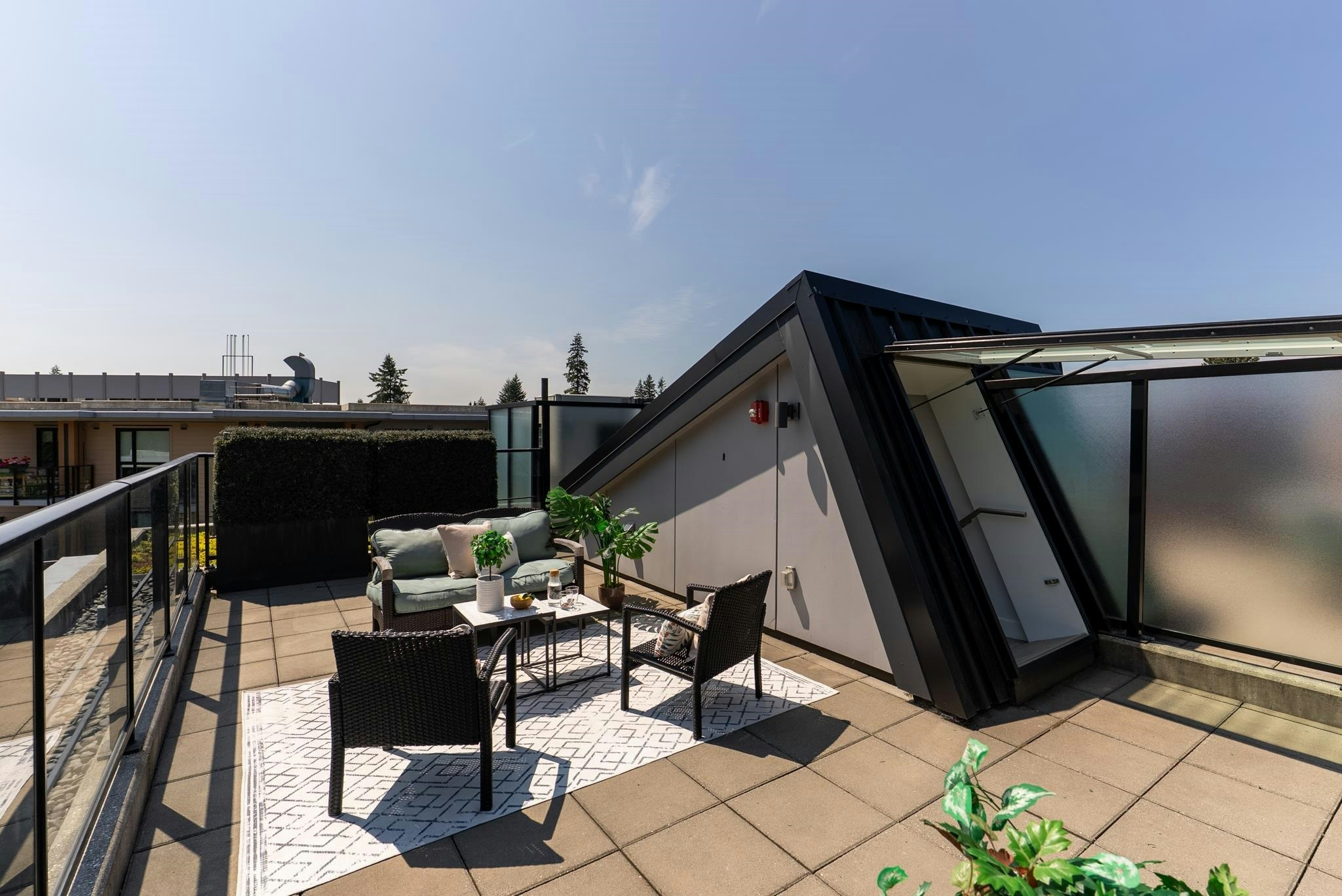 204-1055 Ridgewood Drive, North Vancouver, BC, V7R 0A5 - 32