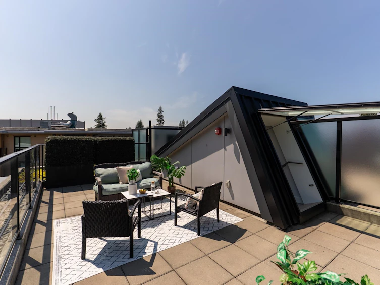 204-1055 Ridgewood Drive, North Vancouver, BC, V7R 0A5 - 32