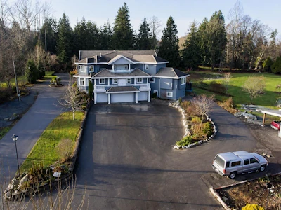 2909 176 Street - 2