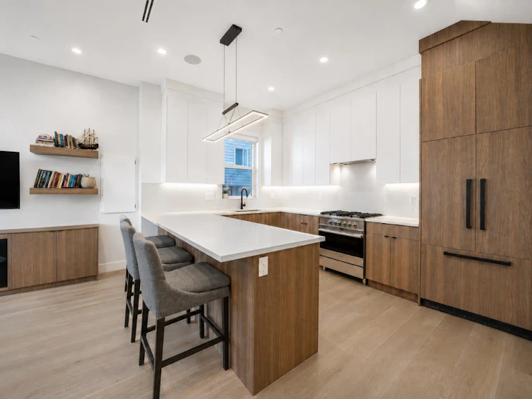 1907 E 40th Avenue, Vancouver, BC, V5P 1J1