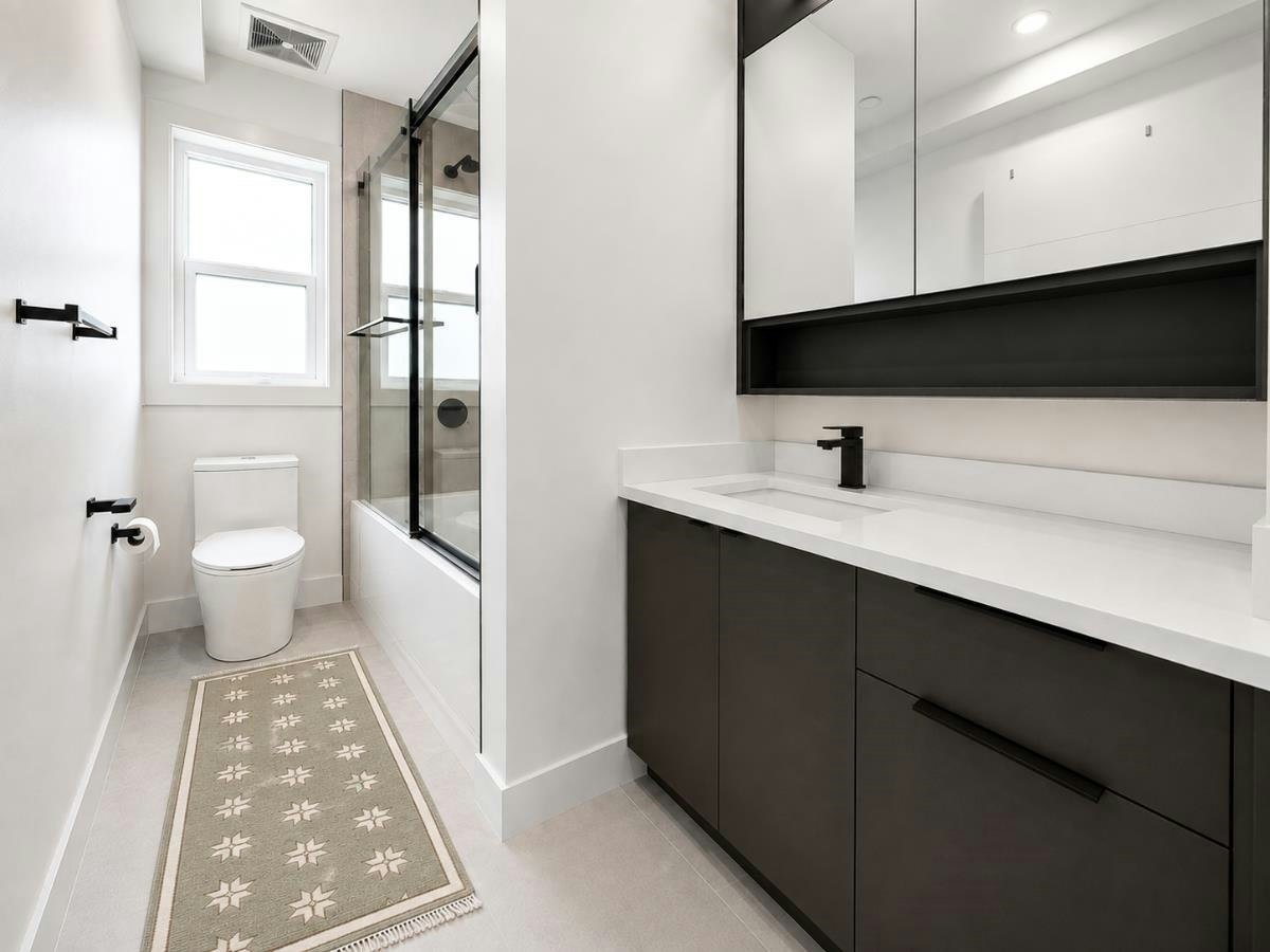 1907 E 40th Avenue, Vancouver, BC, V5P 1J1 - 13