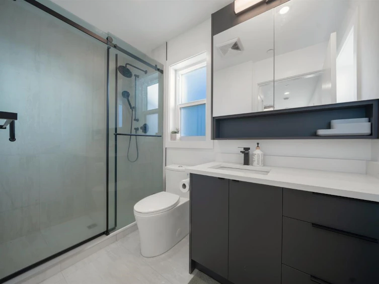 1907 E 40th Avenue, Vancouver, BC, V5P 1J1 - 11