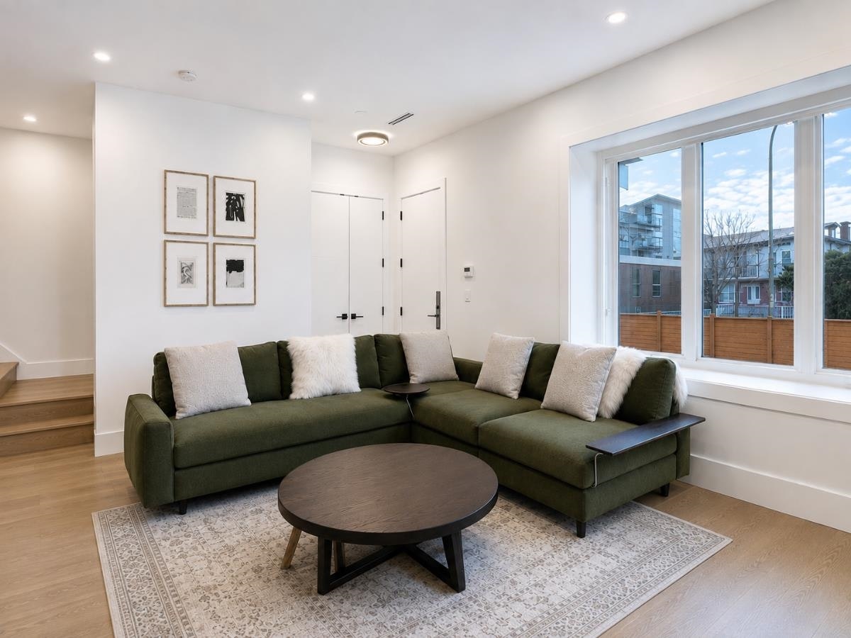 1907 E 40th Avenue - 5