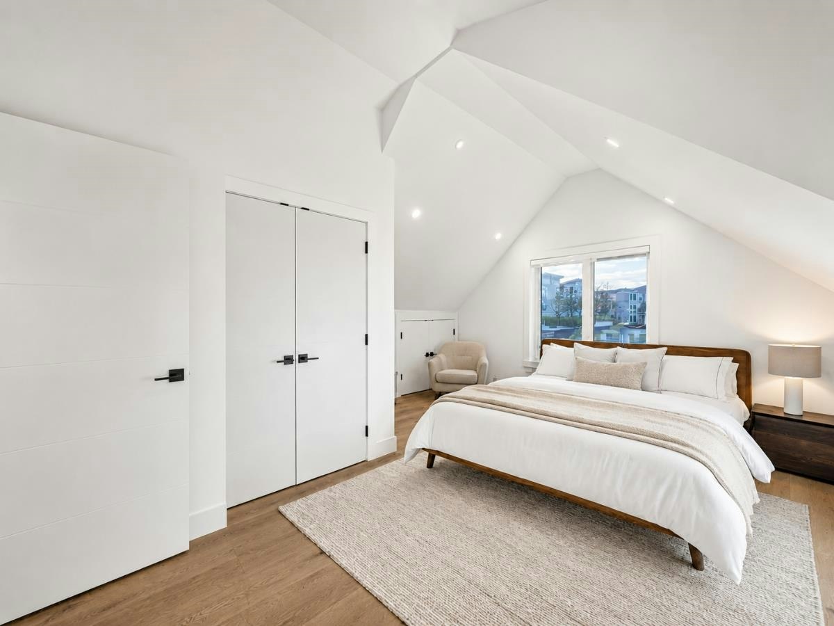 1907 E 40th Avenue, Vancouver, BC, V5P 1J1 - 10